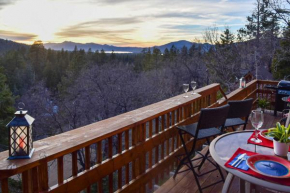 Cozy Cabin with Views - 1 Mi to Bear Mountain!